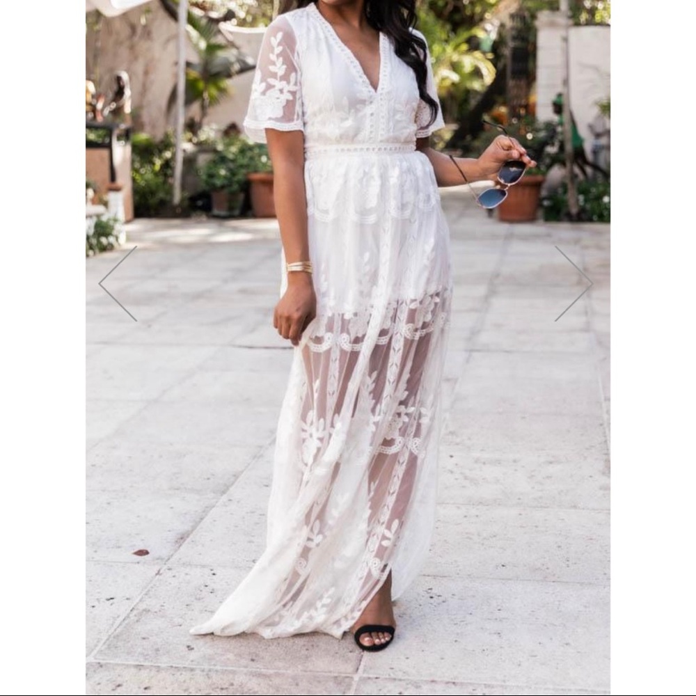 CROSSING PATHS LACE MAXI IVORY ROMPER Size Medium